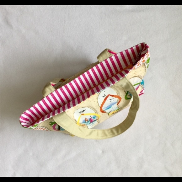 Flip Flop Shore Medium Tote - Picture 6 of 8